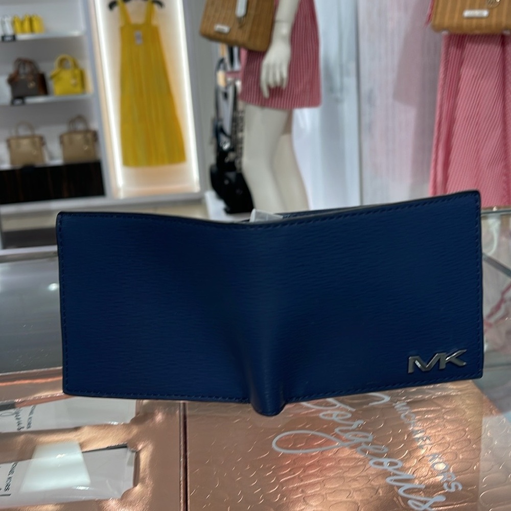 Michael Kors Cooper Billfold Wallet
Navy NWT - Picture 8 of 16